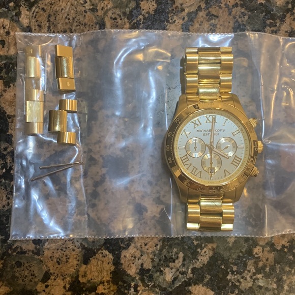 Michael Kors watch - Picture 2 of 2